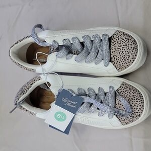 Target sneaker white with leopard print Size 8.5